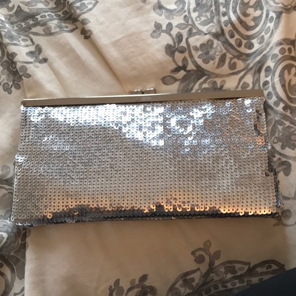 Clutch - Picture 1 of 3